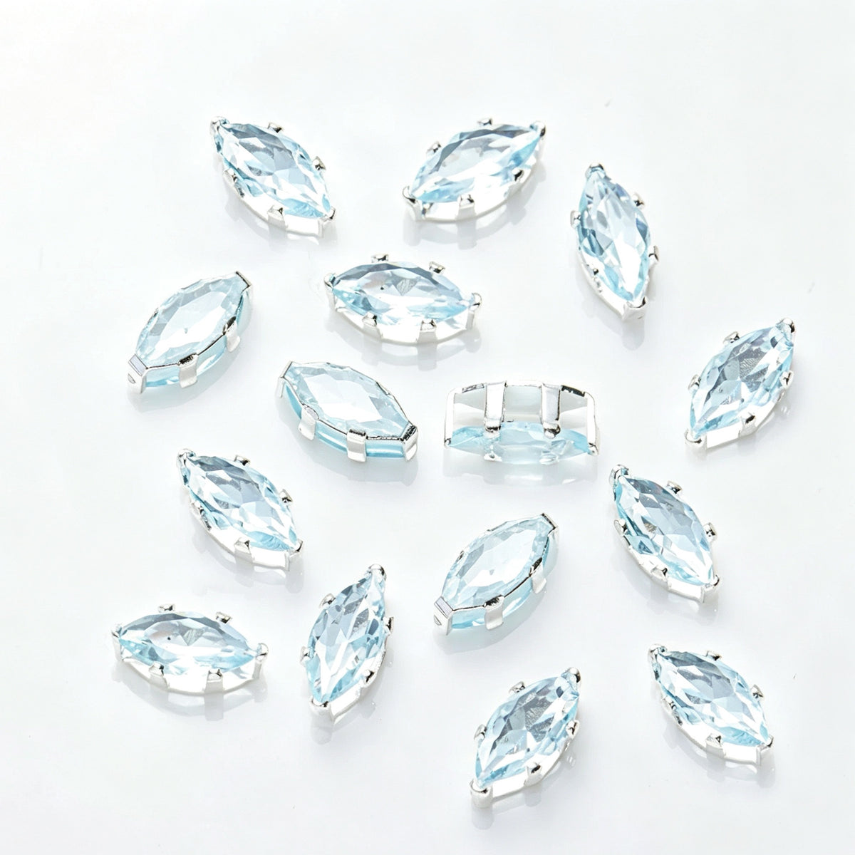 ♥【7.21新作】♥A1289 光のリーフ 葉っぱ型ジルコニアビーズ 3mm*6mm