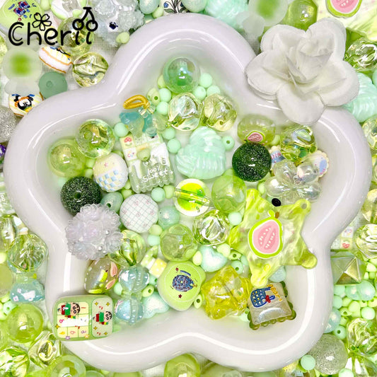 ♥【3.19新作】♥A1012 若葉を集めた春の箱 夜光 ストラップ用アクリルビーズミックス