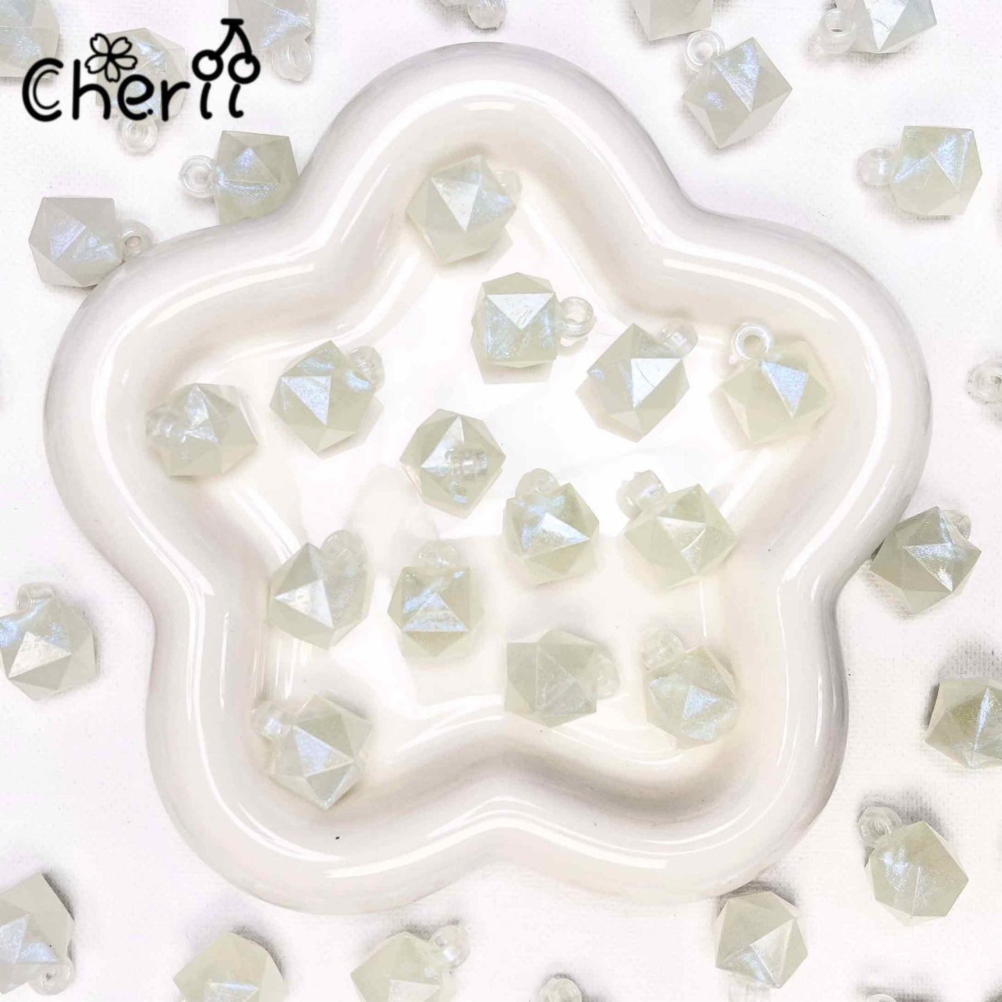 ♥【10.9再入荷】♥ A0166 多面体 夜光 カンツキ ビーズ