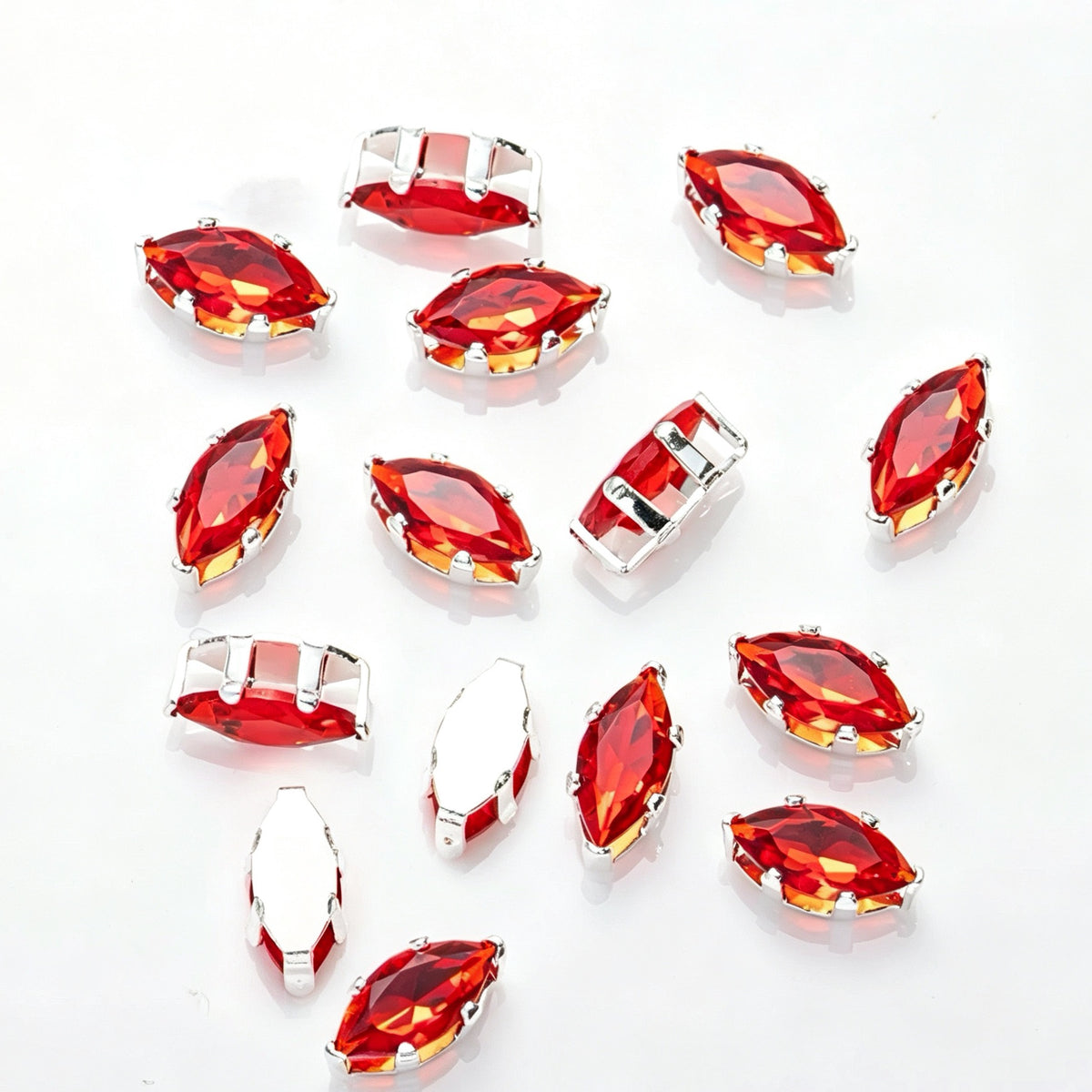 ♥【7.21新作】♥A1289 光のリーフ 葉っぱ型ジルコニアビーズ 3mm*6mm