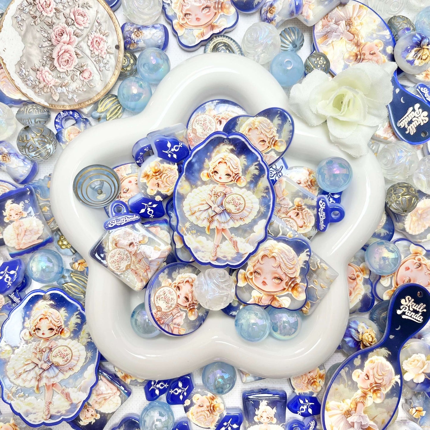 ♥【7.08新作】♥A1272 蒼いドレスのSPちゃんストラップ用 夜光 浮き彫りアクリルビーズミックス