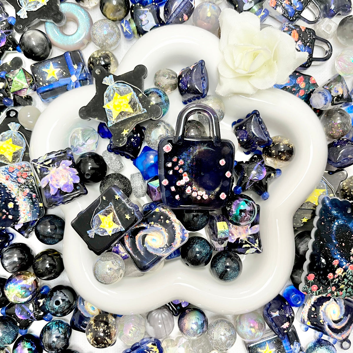 ♥【9.19新作10%OFF】♥A1335 銀河をひとつ連れて帰ろう ストラップ用浮き彫りアクリルビーズ樹脂ビーズミックス