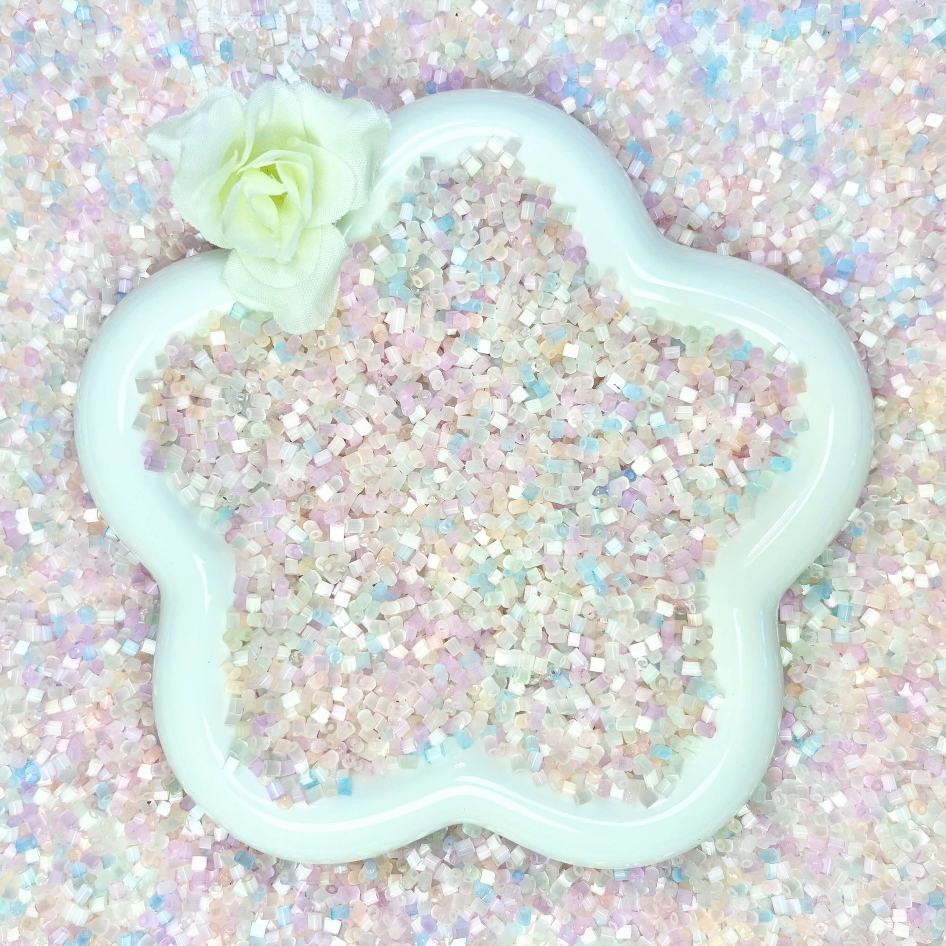 魔法がとけた朝の星砂 パステルガラスビーズ